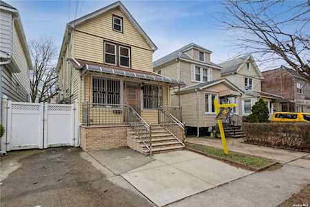 222-16 92nd Avenue Queens Village, NY 11428