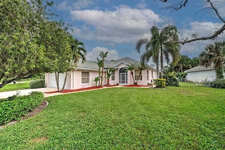 7483 SE Fiddlewood Lane Hobe Sound, FL 33455
