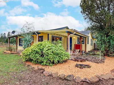 25987 Jeans RD Veneta, OR 97487