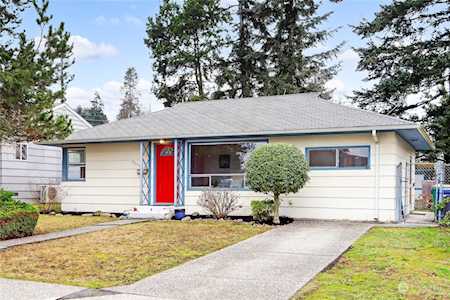 9355 31st Place SW Seattle, WA 98126