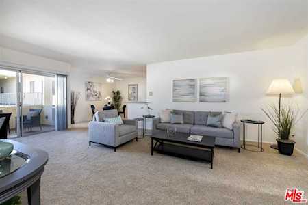 5328 Newcastle Ave Encino, CA 91316