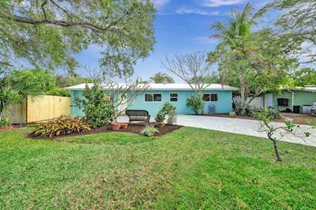 367 W Riverside Drive Tequesta, FL 33469