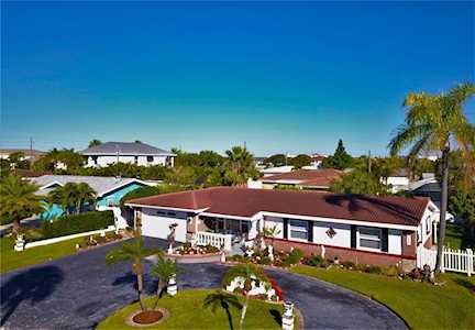 105 22nd St Belleair Beach, FL 33786