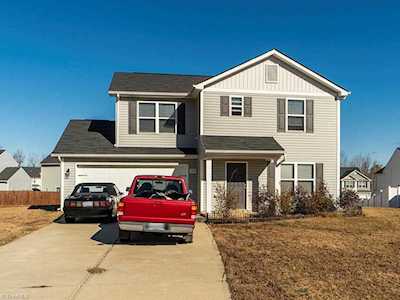139 Calhoun Place Burlington, NC 27217