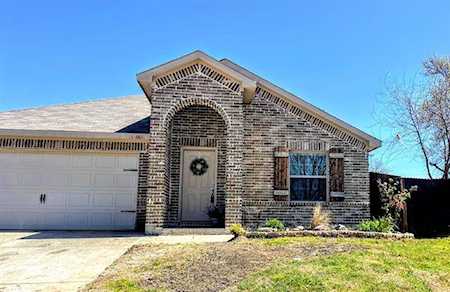 502 Waterford Street Farmersville, TX 75442