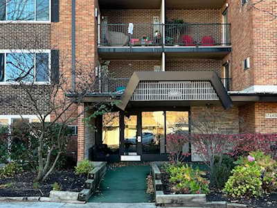 1107 S Old Wilke Rd #4-204 Arlington Heights, IL 60005