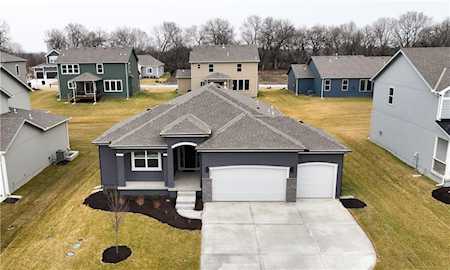 3209 SW Arboridge Dr Lee's Summit, MO 64082