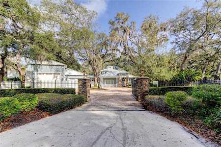 12039 Riverhills Dr Temple Terrace, FL 33617