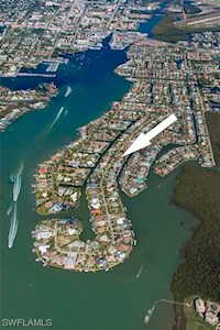 2165 Tarpon Rd Naples, FL 34102