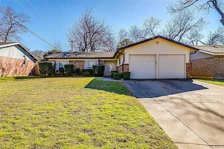 3012 Lynnwood Drive Arlington, TX 76013