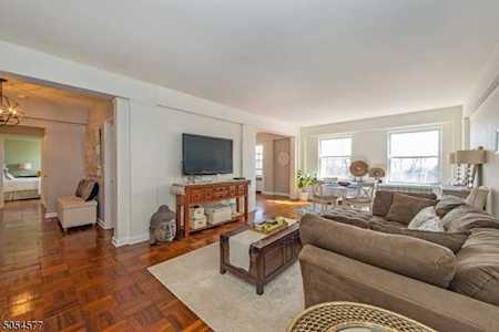 10 Crestmont Rd 2L Montclair Twp., NJ 07042