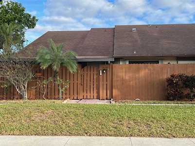 303 Springdale Circle Palm Springs, FL 33461
