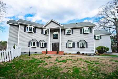 652 Piney Point Rd Virginia Beach, VA 23452