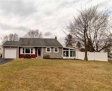 2158 Drury Ln Bethlehem, PA 18018