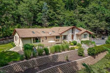 28 Rippling Brook Way Bernardsville Boro, NJ 07924