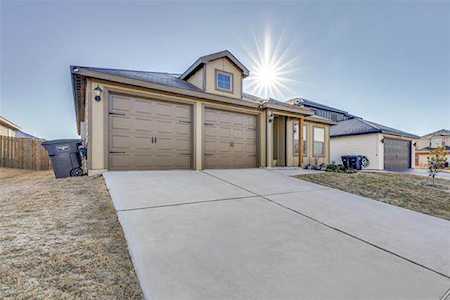 8204 Smokey Creek Pass Fort Worth, TX 76179