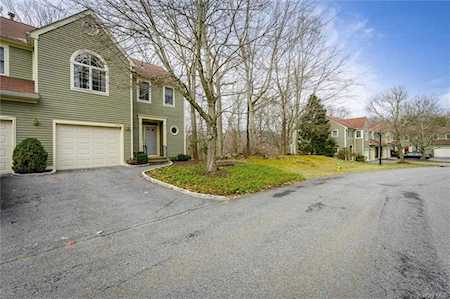 2704 Canterbury Way Mount Kisco, NY 10549