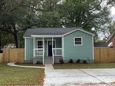 2716 E Surrey Dr North Charleston, SC 29405