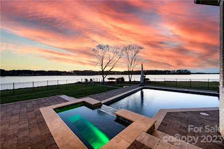 7106 Windaliere Dr Cornelius, NC 28031