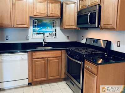89 Prestwick Way Edison, NJ 08820