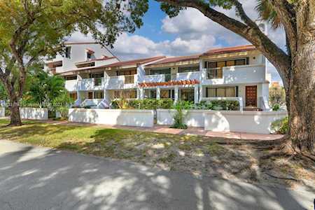 2600 Cardena St #8 Coral Gables, FL 33134