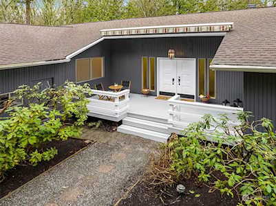 13706 136th Ave NE Kirkland, WA 98034