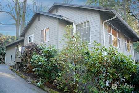 1496 Silver Beach Rd Bellingham, WA 98229