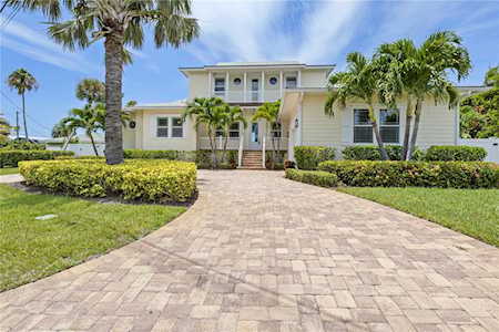 634 Key Royale Dr Holmes Beach, FL 34217