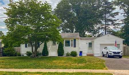14 Avenue B Avenue Helmetta, NJ 08828