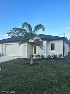 27851 Wisconsin St Bonita Springs, FL 34135