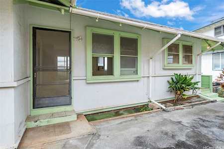 2317 Makanani Drive Honolulu, HI 96817