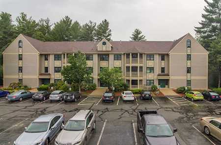 3 Bartemus Trl #206 Nashua, NH 03063