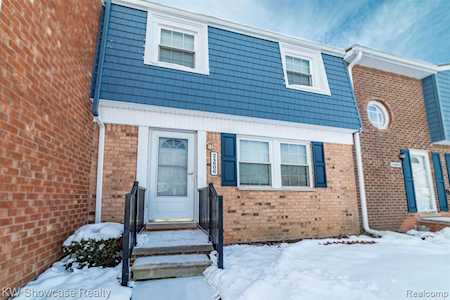 24606 Olde Orchard St Novi, MI 48375