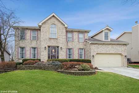 890 Somerset Dr Carol Stream, IL 60188