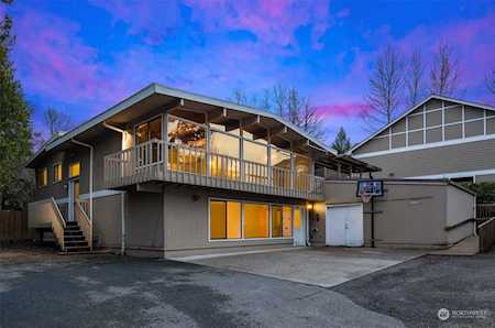 430 E Lake Sammamish Parkway SE Sammamish, WA 98074