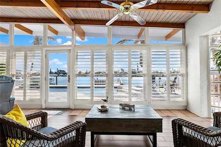 57 Dolphin Dr Treasure Island, FL 33706