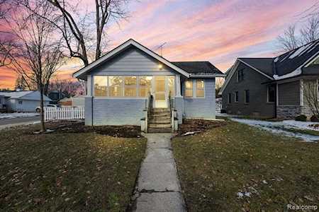 303 Linwood Rochester, MI 48307