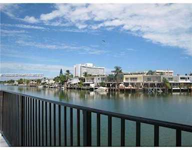 7125 Bay Dr #502 Miami Beach, FL 33141