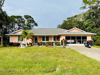 7102 Brookline Avenue Fort Pierce, FL 34951