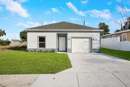 525 NW 12th Avenue Boynton Beach, FL 33435