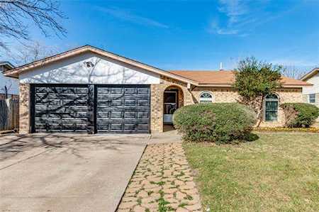 6613 Kitty Drive Watauga, TX 76148