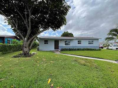 212 NE 7 Avenue Boynton Beach, FL 33435