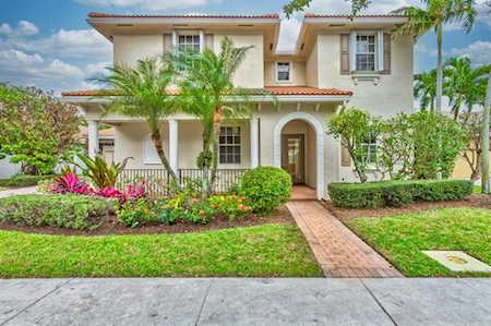 176 Via Veracruz Jupiter, FL 33458