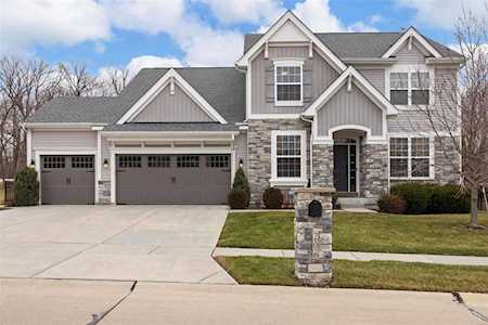206 Grayleaf Ct Wentzville, MO 63385