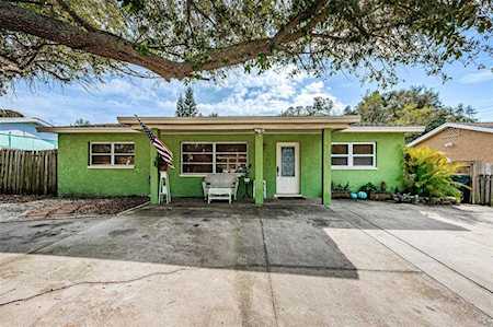 923 6th Ave SW Largo, FL 33770