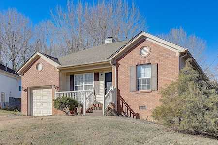 702 Cynthia Ct Mount Juliet, TN 37122