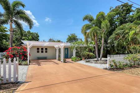 7860 Holiday Dr Sarasota, FL 34231