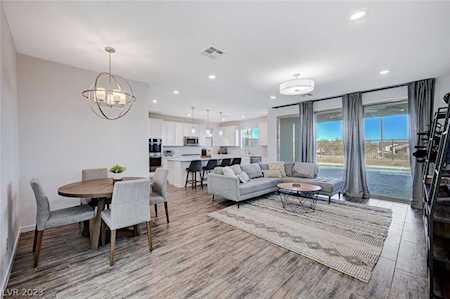 694 Rogue Wave St Las Vegas, NV 89138