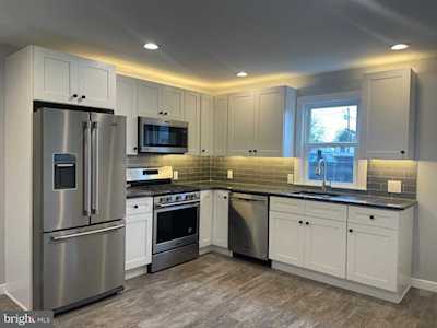 32 W Chestnut Ave Bellmawr, NJ 08031