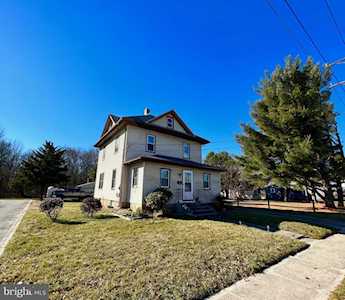 16 Sewell St Glassboro, NJ 08028